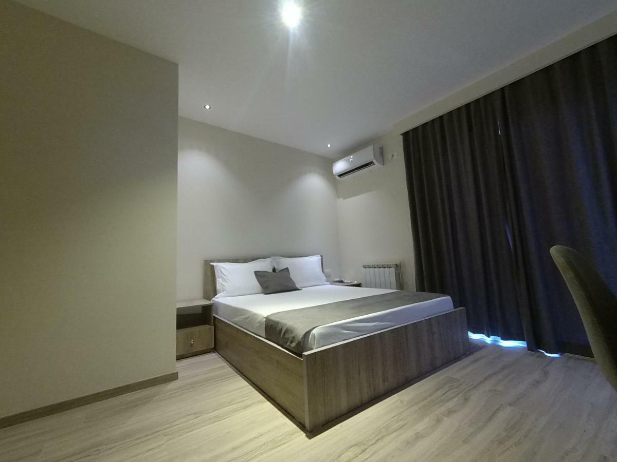 Hotel Vila Nino Berat Exterior photo